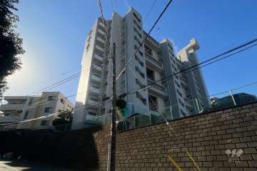 東急鷺沼スカイドエリングＡ号棟の外観（西南側から）