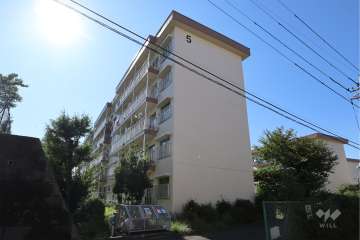 白幡台住宅５号棟の外観（南東側から）