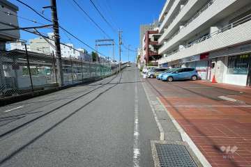 敷地南東側の前面道路