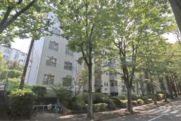 宮前平グリーンハイツ１４号棟の外観(北東側から)