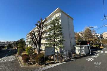 宮前平スカイヒルA棟の外観（東側から）