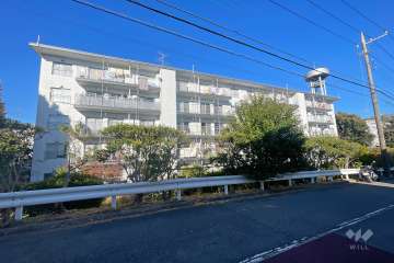 宮前平グリーンハイツ１１号棟の外観（北東側から）