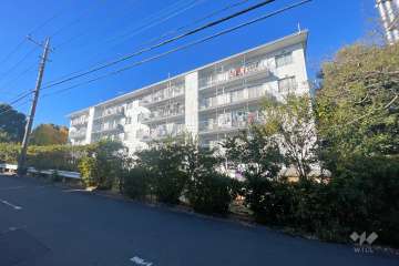 宮前平グリーンハイツ１１号棟の外観（北西側から）