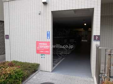 屋内にある駐輪場