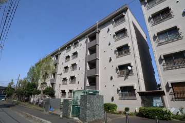 平住宅１号棟の外観（西側から）