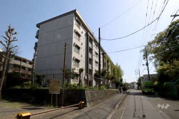 平住宅１号棟の外観（北側から）