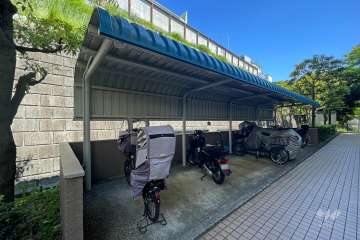 駐輪場とバイク置場