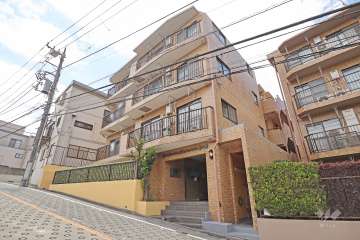 ライオンズマンション宮前平第3A棟の外観(北東側から)