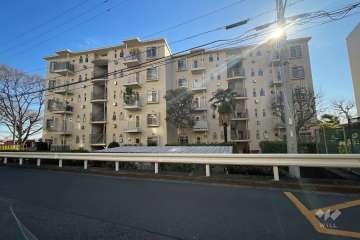 向ヶ丘遊園センチュリータウン3号棟の外観（北側から）