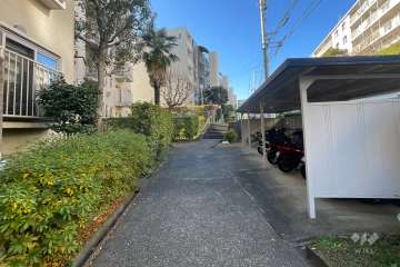 駐輪場（屋根付き）