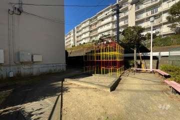 敷地内には公園があります。