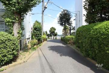 敷地北西側の前面道路