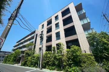 プラウド鷺沼テラスの外観（南西側から）