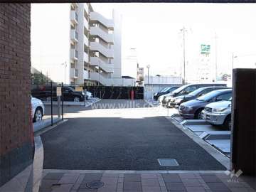 敷地内駐車場（機械式と平面式とがあります。）