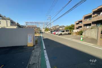 敷地南西側の前面道路