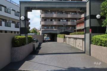 駐車場の出入り口