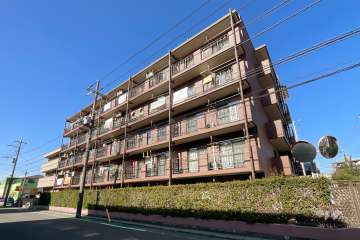 フローレンスパレス久地の外観（南東側から）