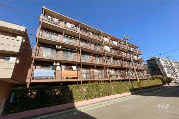 フローレンスパレス久地の外観（南西側から）