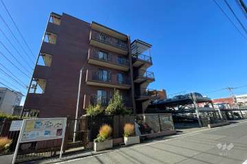 フローレンスパレス久地の外観（南東側から）