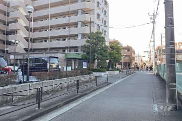 敷地北側の前面道路