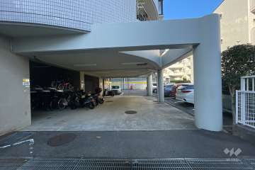 駐車場の出入り口