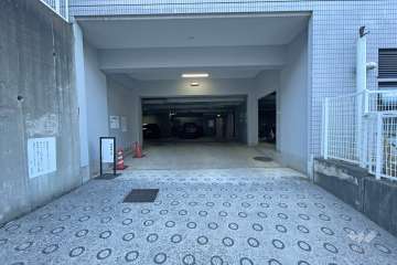 敷地内駐車場（屋内平面式）