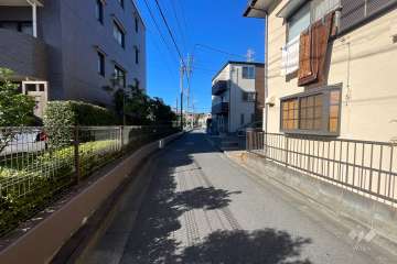 敷地北の前面側道路（西側から）