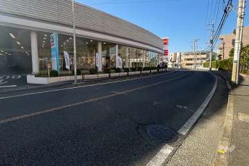 敷地南側の前面道路