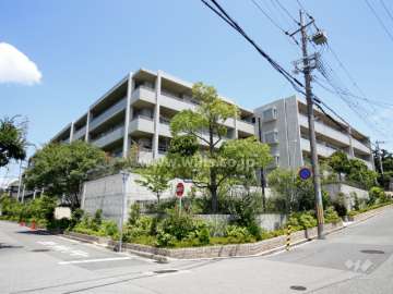 ジオグランデ・フォルム城山の外観（南西側から）