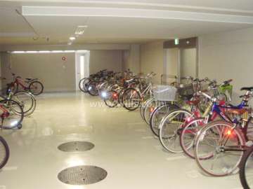 駐輪場（屋内）