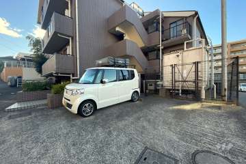 敷地内駐車場（屋外平面式）