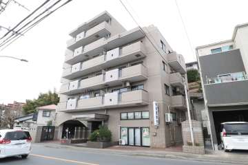 サンシャインスペース野川の外観(東側から)　