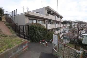 サンシャインスペース野川の外観(西側から)　