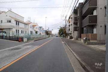 敷地南東側の前面道路　