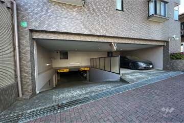 駐車場の出入り口・敷地内駐車場（屋内平面式）