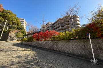 プランヴェール多摩川久地の丘の外観（南西側から）