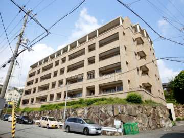 ワコーレ苦楽園レジデンスの外観（南東側から）