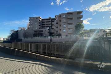 ダイアパレス日吉ヶ丘の外観（北西側から）