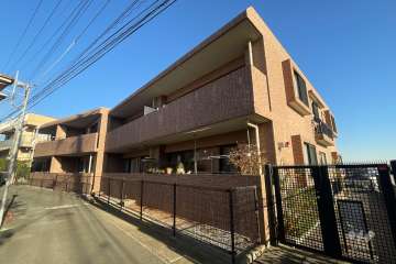 セントラルコート溝の口の外観（南西側から）