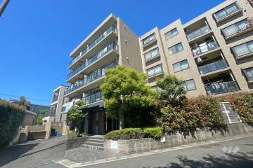 プリンスハイツ梶ヶ谷弐番館の外観（南東側から）