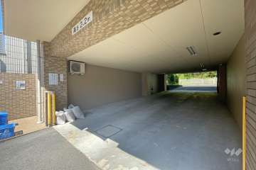 駐車場の出入り口