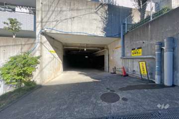 駐車場の出入り口