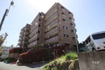 ライオンズガーデン久地の外観(北東側から)　