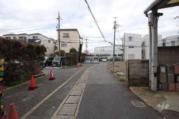 敷地北側の前面道路