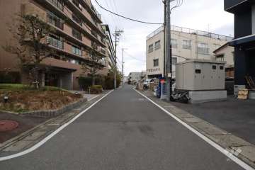 敷地南東側の前面道路
