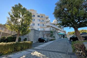 バースシティ日吉台の外観（北東側から）