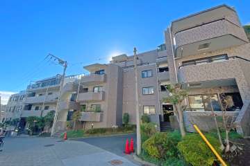 ヒルステージ日吉の外観（北東側から）