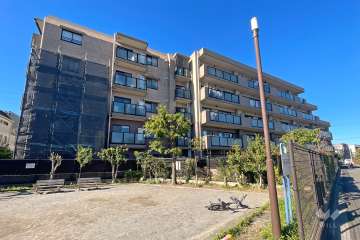 ライオンズガーデン武蔵中原の外観（南東側から）