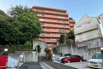 ハイホーム鷺沼東の外観（南東側から）