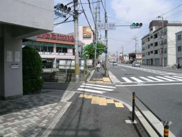 敷地の南側には国道171号線が走っています。